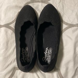 Sketchers black flats